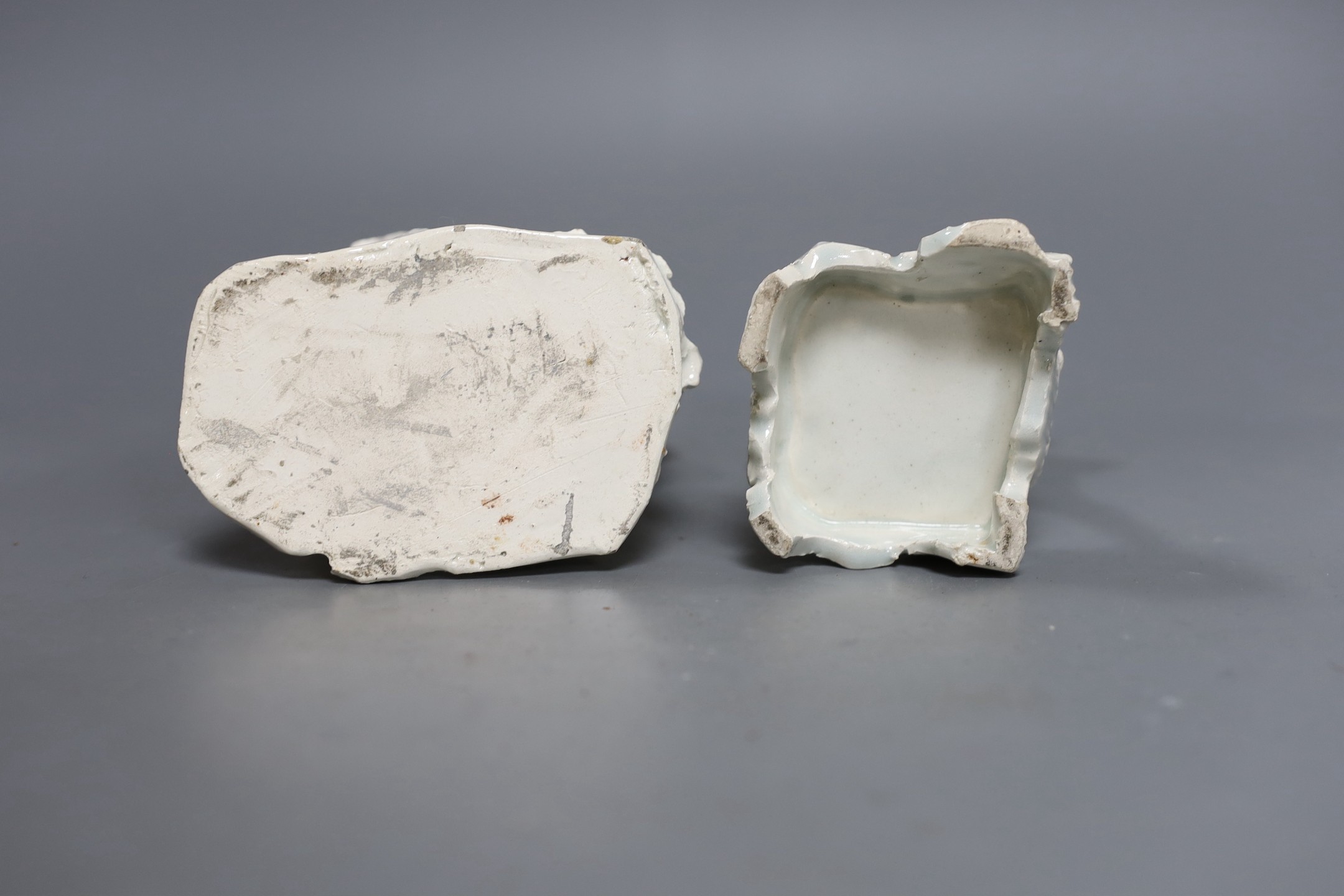 Two Naples style tin glazed pottery groups, 19.5cm